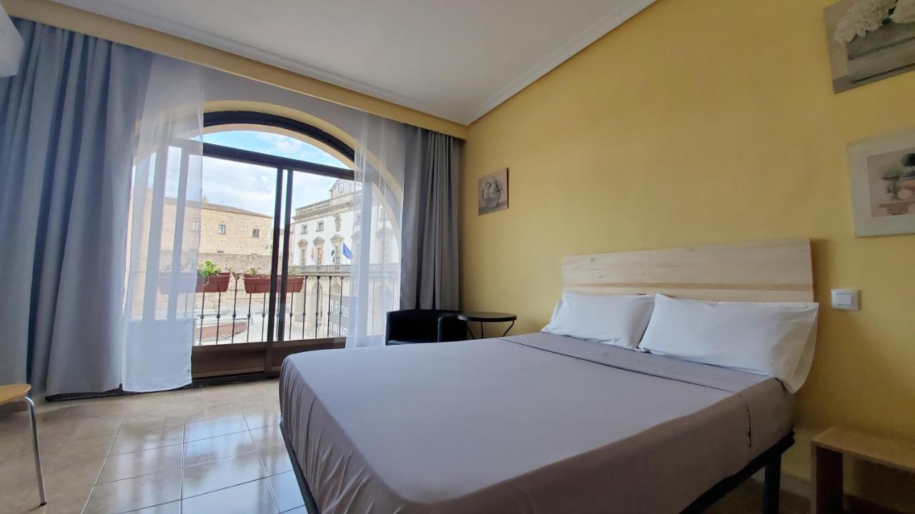 Hostal Martes Caceres Plaza Mayor - Tercer Piso Sin Ascensor Hotel Buitenkant foto