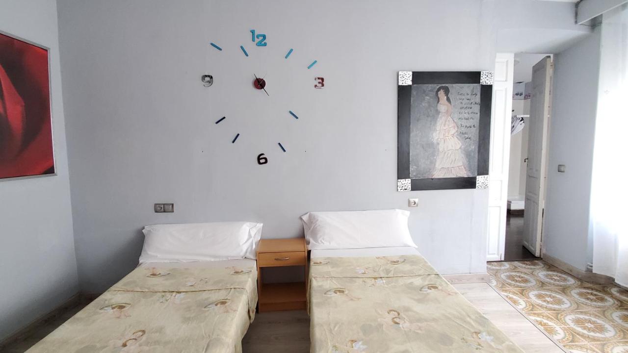 Hostal Martes Caceres Plaza Mayor - Tercer Piso Sin Ascensor Hotel Buitenkant foto