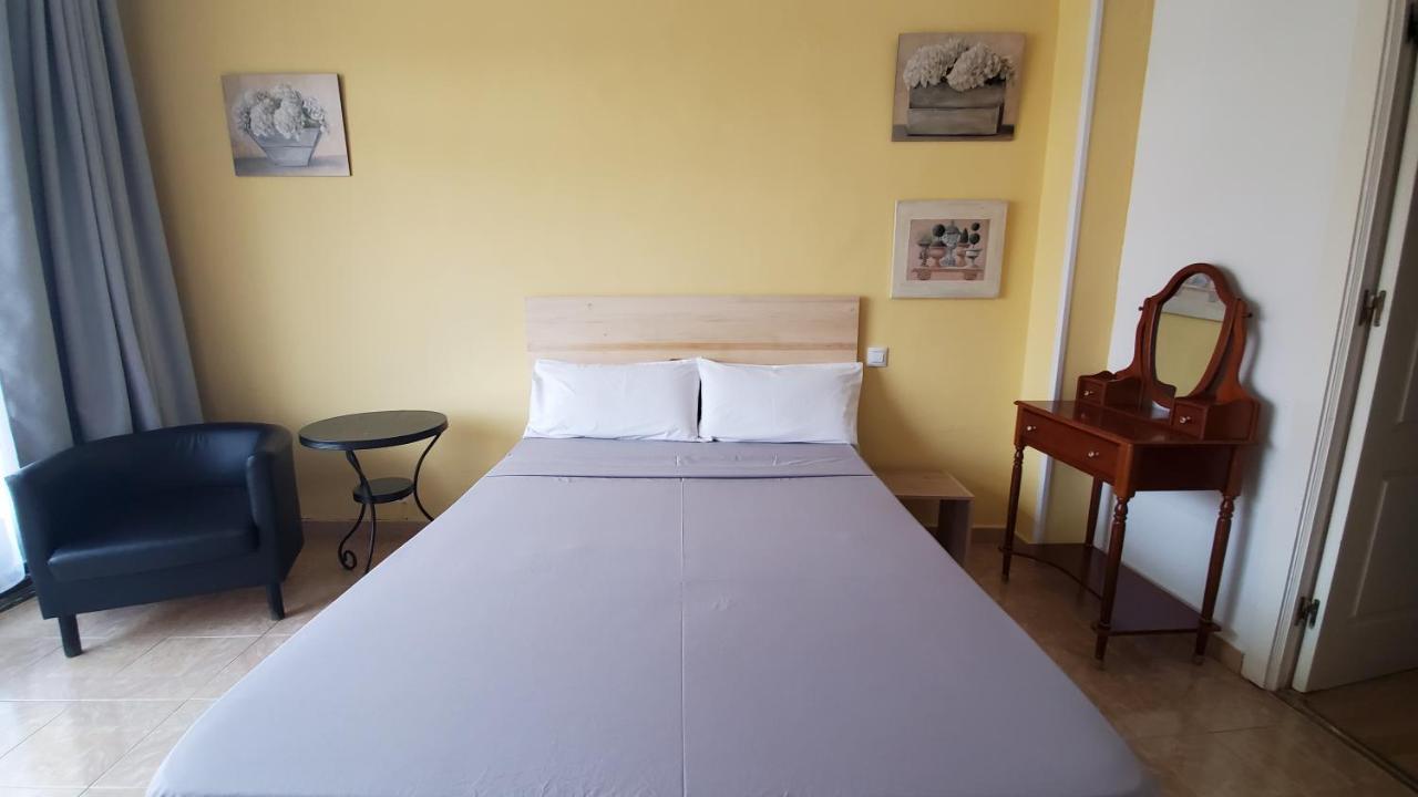 Hostal Martes Caceres Plaza Mayor - Tercer Piso Sin Ascensor Hotel Buitenkant foto